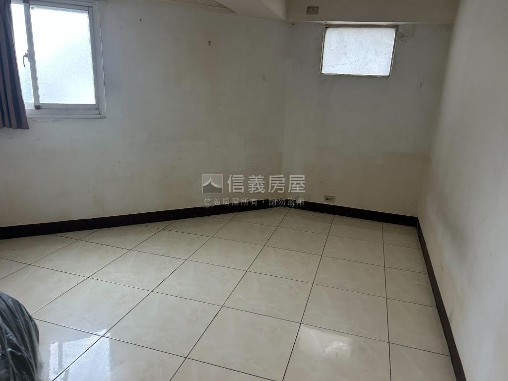 高雄火車站｜大坪小資四房房屋室內格局與周邊環境