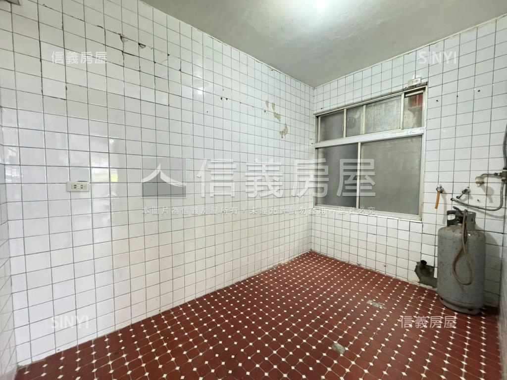 南勢角捷運‧低總美寓房屋室內格局與周邊環境