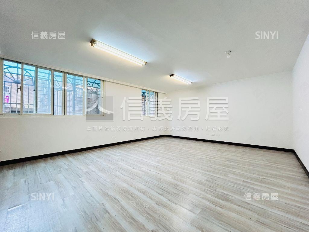 近捷運。方正美寓一層一戶房屋室內格局與周邊環境