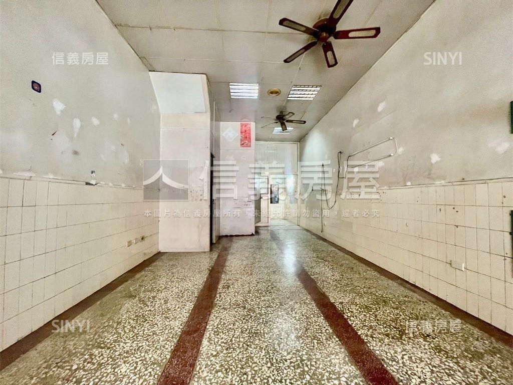 鳳山大明路上燙金透店房屋室內格局與周邊環境