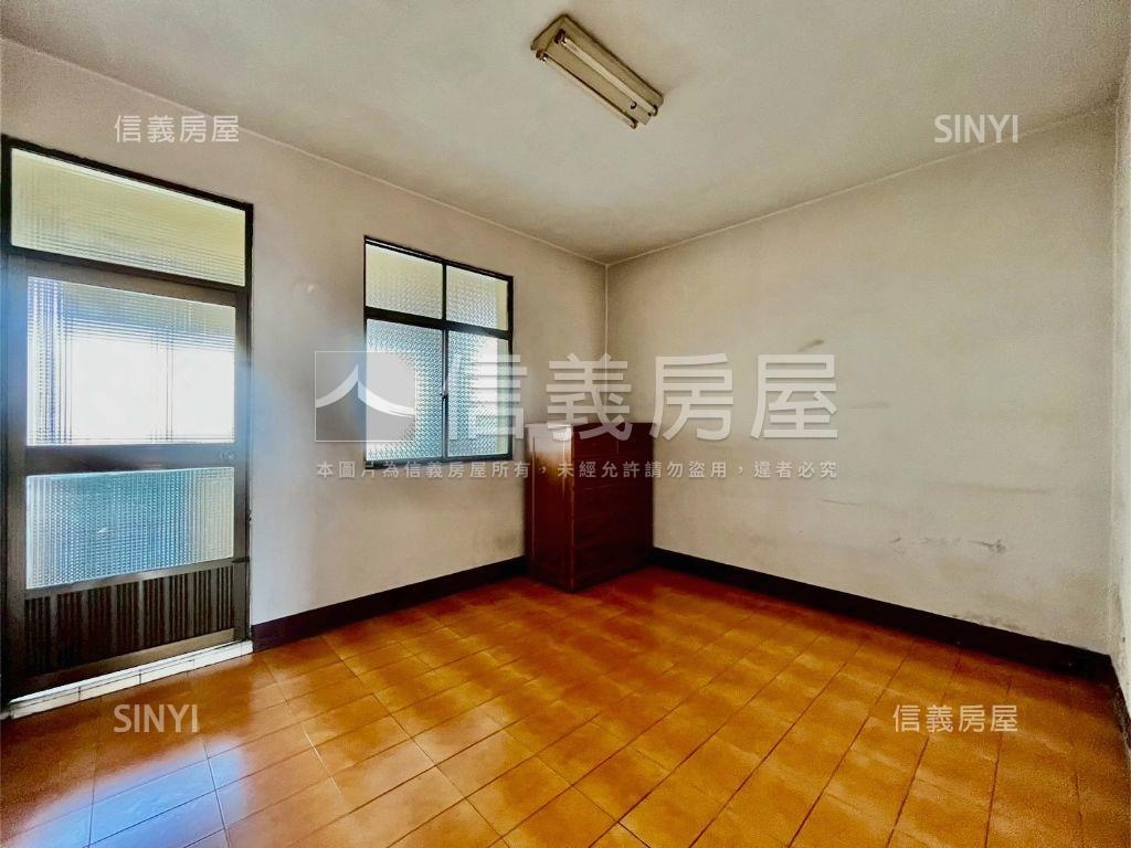 鳳山大明路上燙金透店房屋室內格局與周邊環境