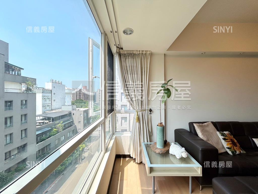 米蘭經典稀有採光兩房平車房屋室內格局與周邊環境