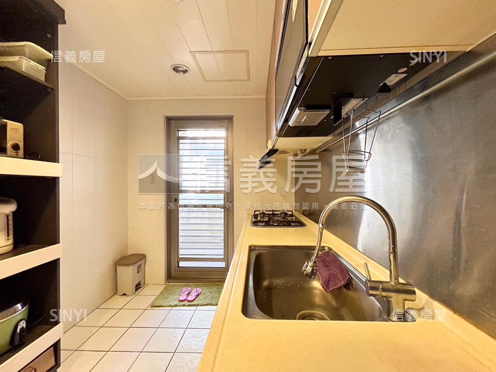 米蘭經典稀有採光兩房平車房屋室內格局與周邊環境