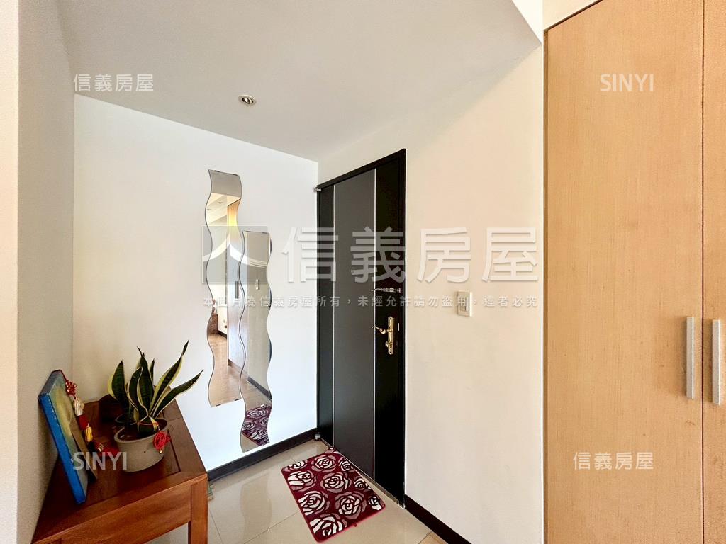 米蘭經典稀有採光兩房平車房屋室內格局與周邊環境