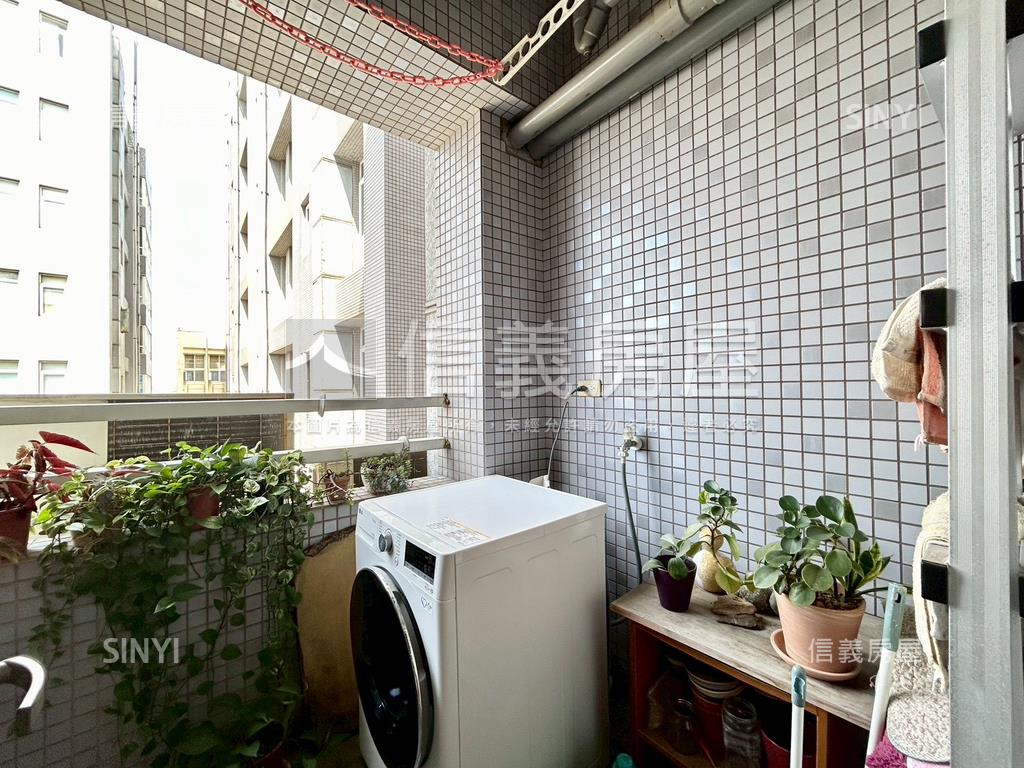 米蘭經典稀有採光兩房平車房屋室內格局與周邊環境