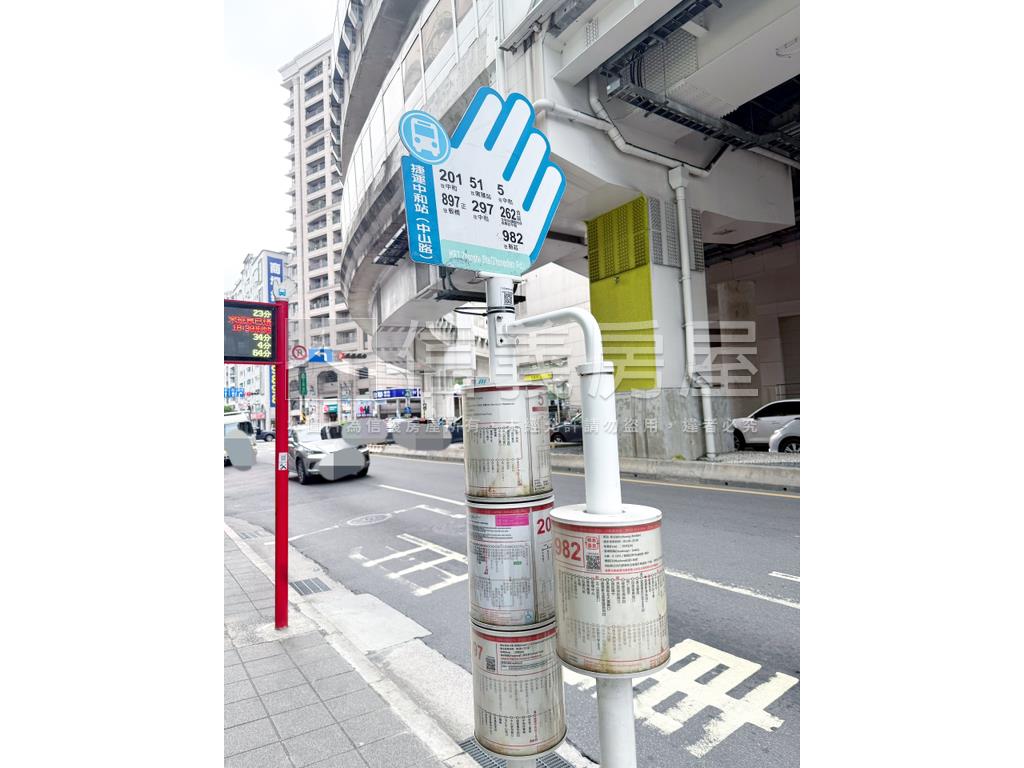 中和站黃金獨立產權車位房屋室內格局與周邊環境