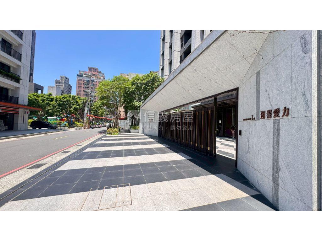 翔譽愛力高樓美妝山景房屋室內格局與周邊環境