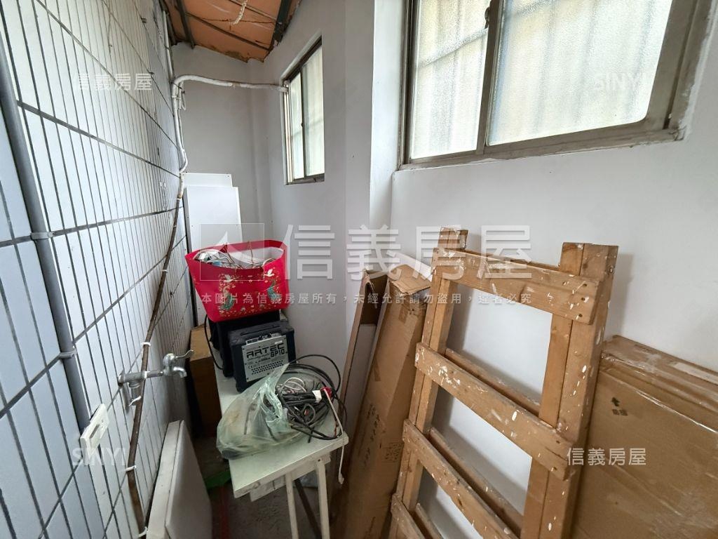 景華街１２１巷寬邊間一樓房屋室內格局與周邊環境