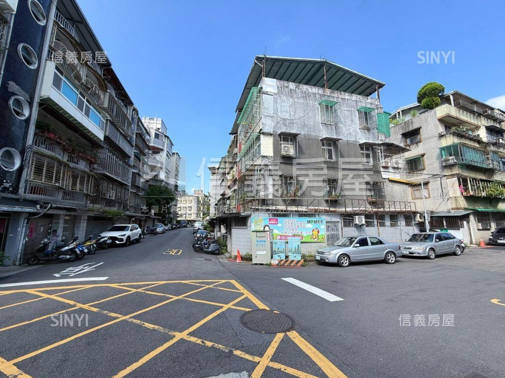 景華街１２１巷寬邊間一樓房屋室內格局與周邊環境