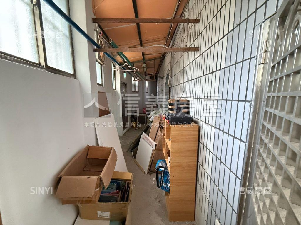 景華街１２１巷寬邊間一樓房屋室內格局與周邊環境