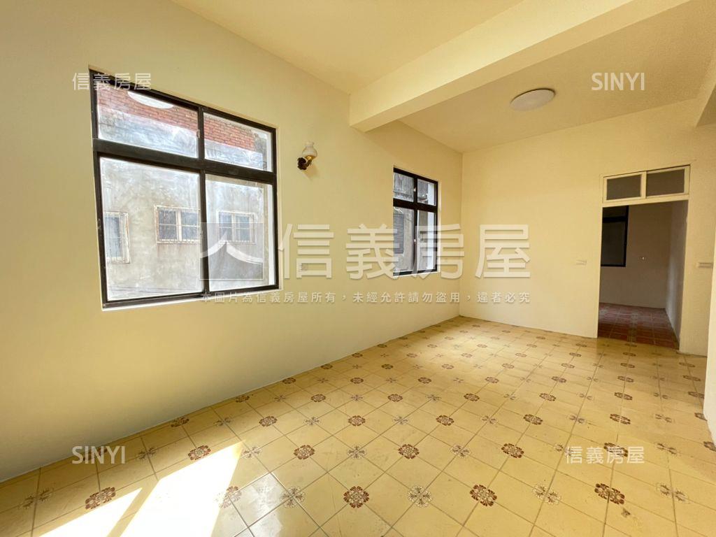 新埔文山路犂頭山段美透天房屋室內格局與周邊環境