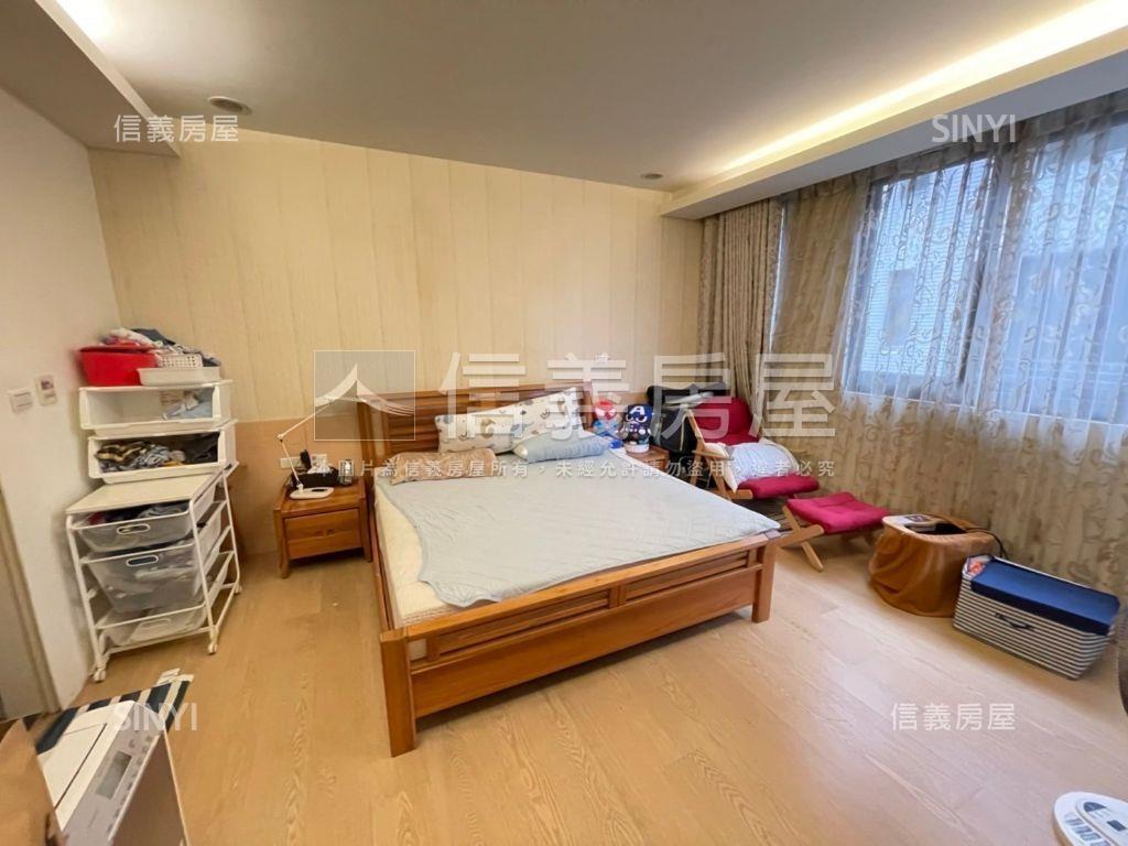 成功國中雙車位透天房屋室內格局與周邊環境