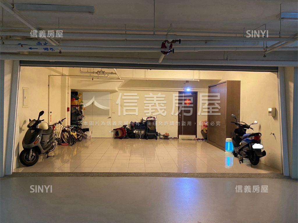成功國中雙車位透天房屋室內格局與周邊環境