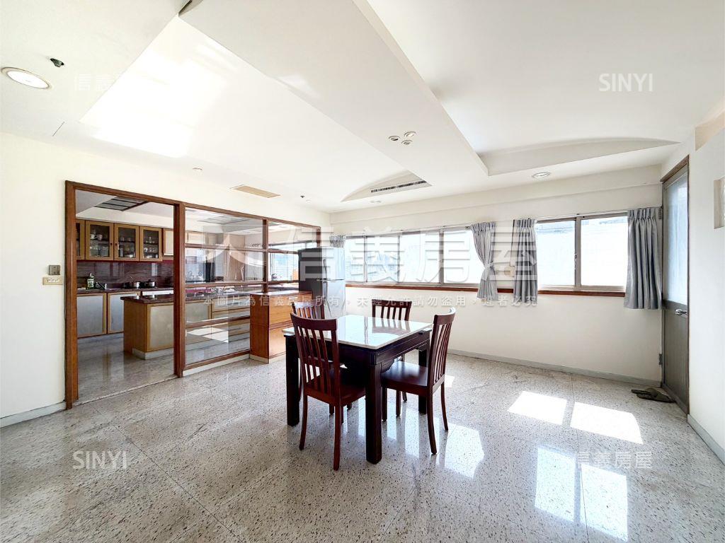 瑞豐甲第樓中樓附平車房屋室內格局與周邊環境