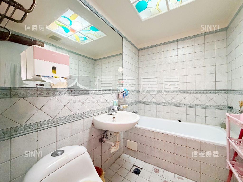 瑞豐甲第樓中樓附平車房屋室內格局與周邊環境