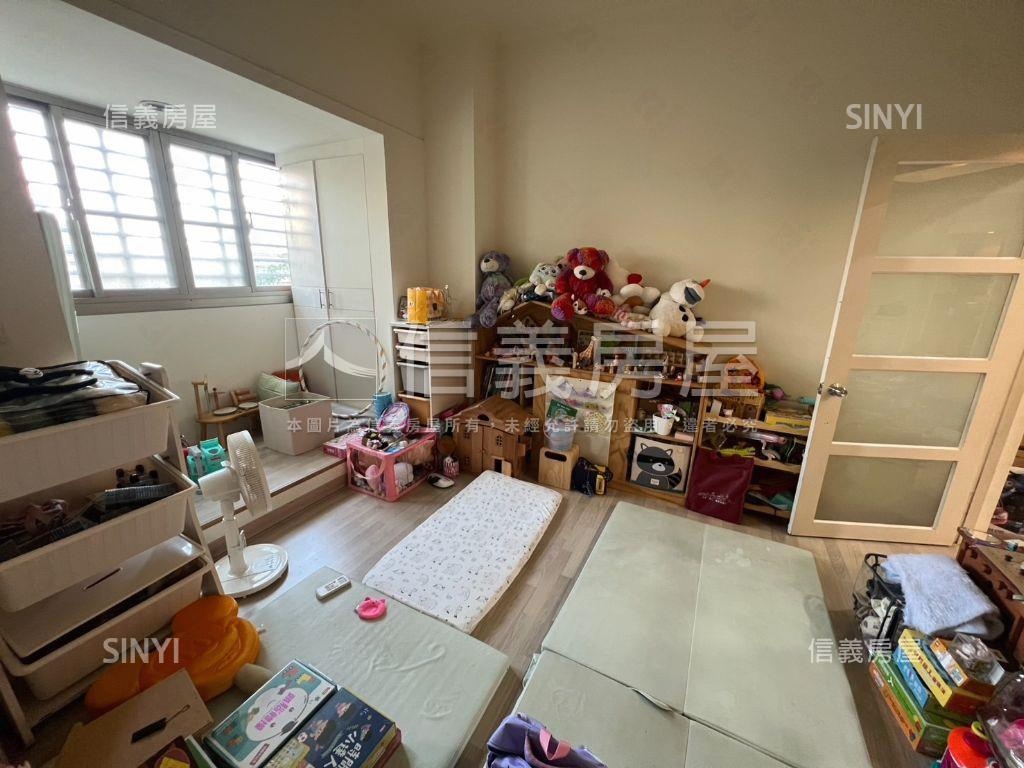 東方紐約三房車位房屋室內格局與周邊環境