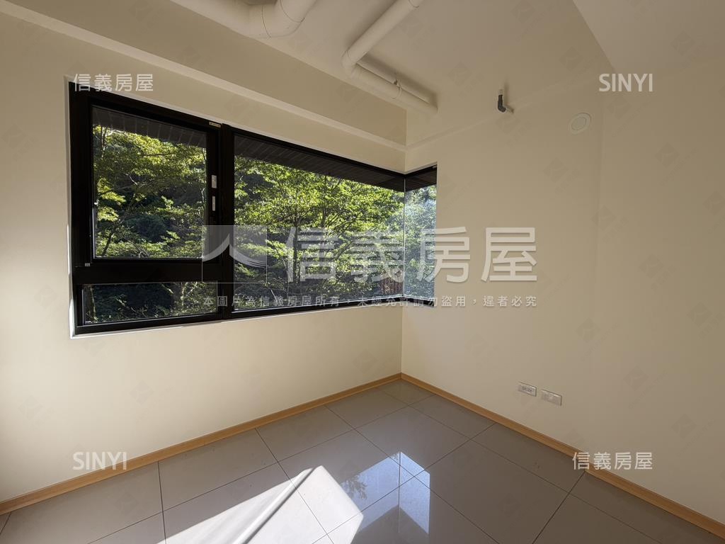 星野之森沐月區看綠樹二房房屋室內格局與周邊環境