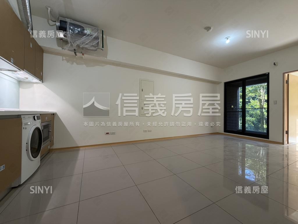 星野之森沐月區看綠樹二房房屋室內格局與周邊環境