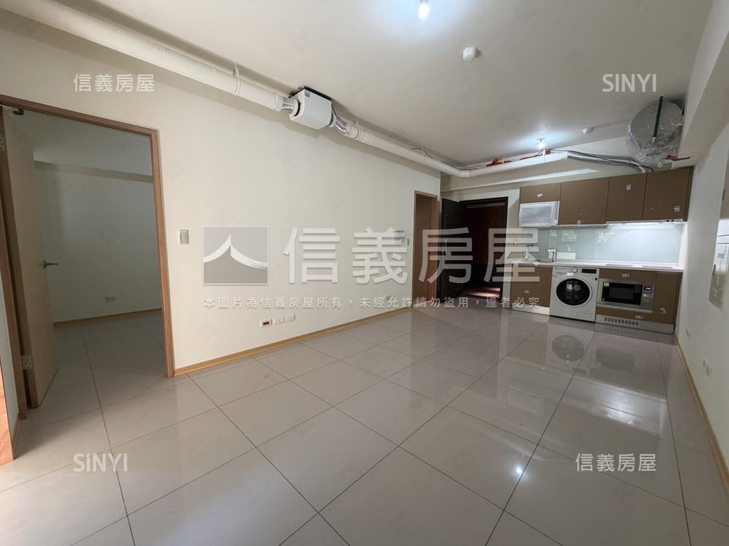 星野之森沐月區看綠樹二房房屋室內格局與周邊環境