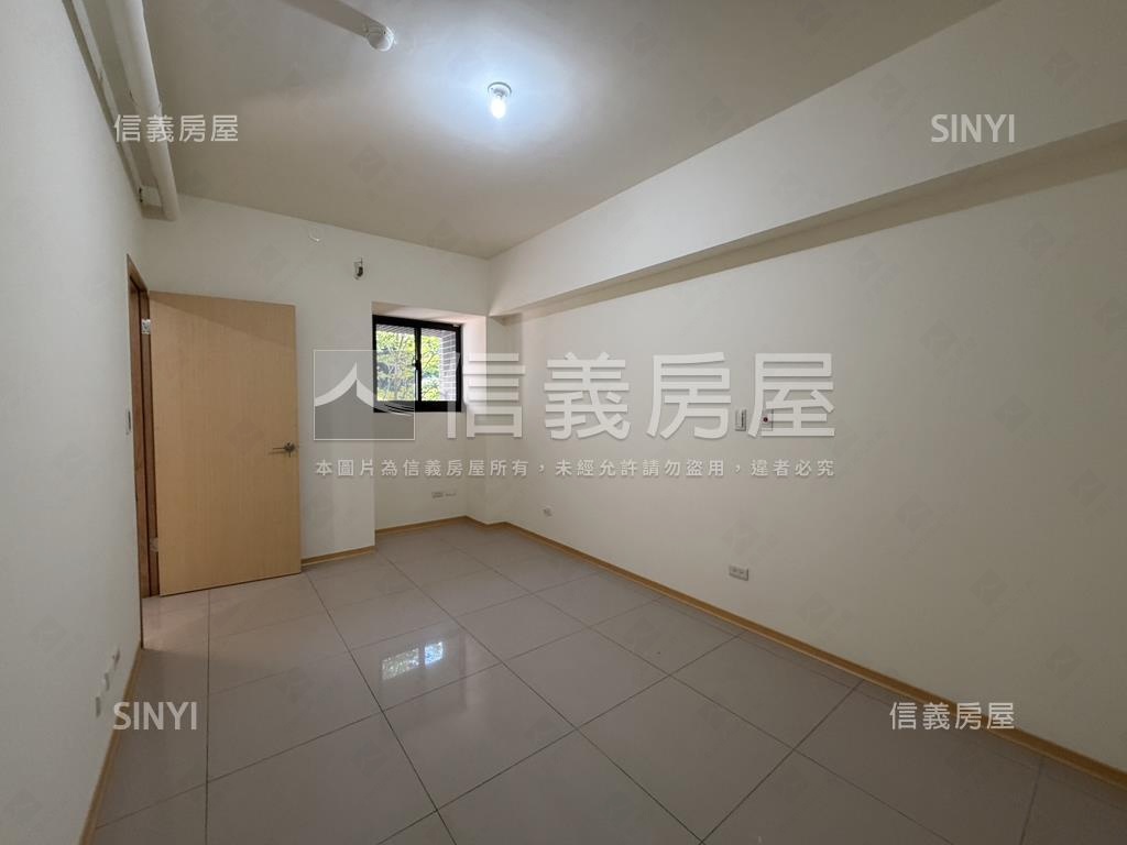 星野之森沐月區看綠樹二房房屋室內格局與周邊環境