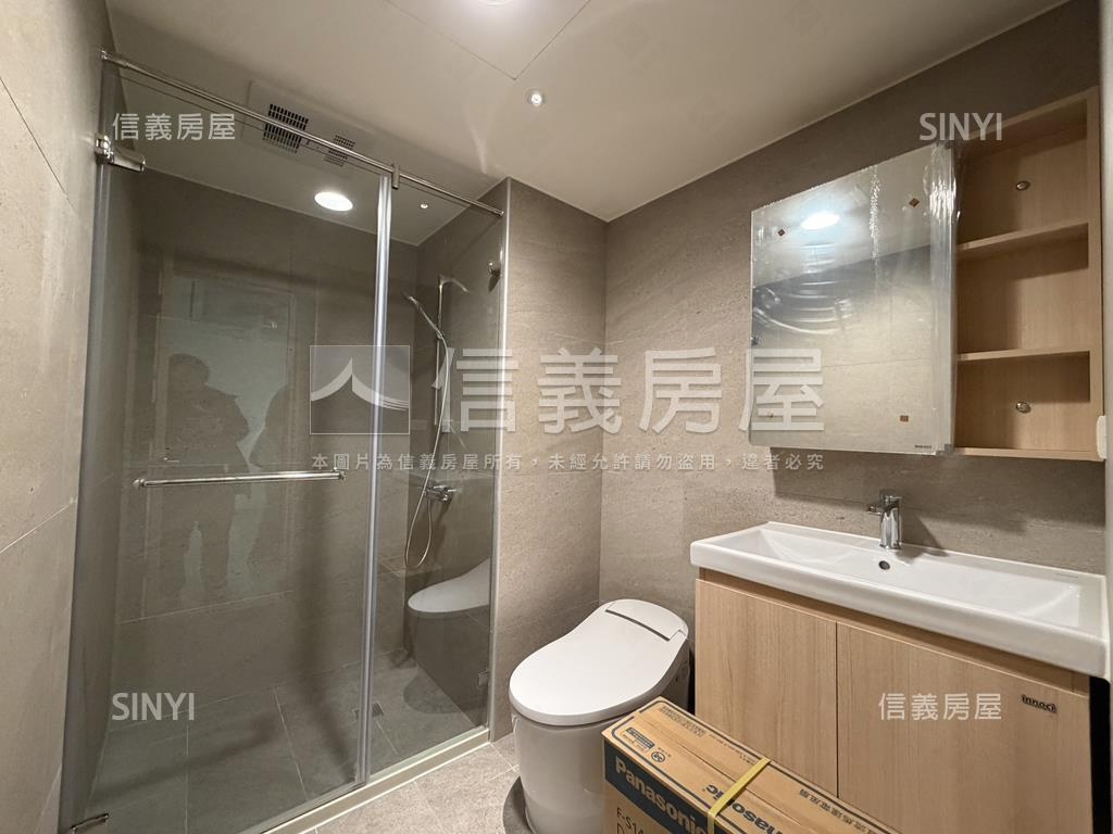 星野之森沐月區看綠樹二房房屋室內格局與周邊環境