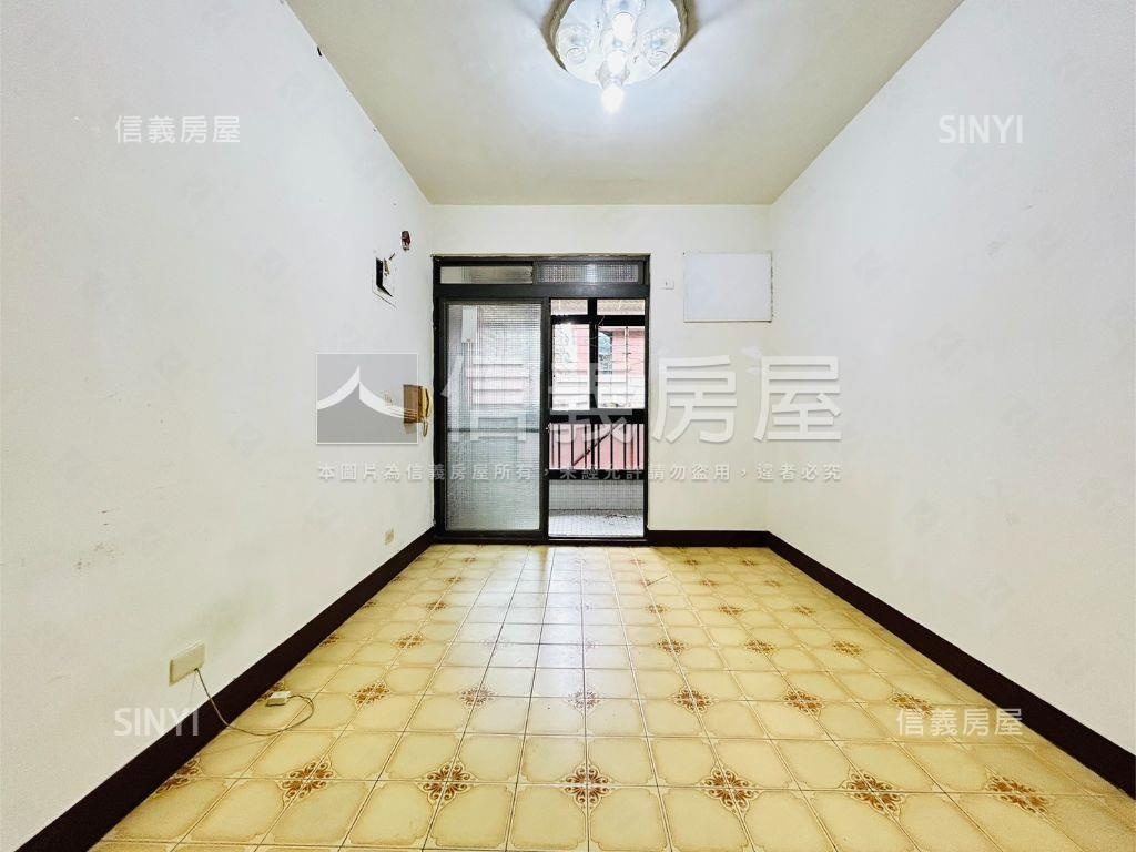 近內科稀有釋出黃金二樓房屋室內格局與周邊環境