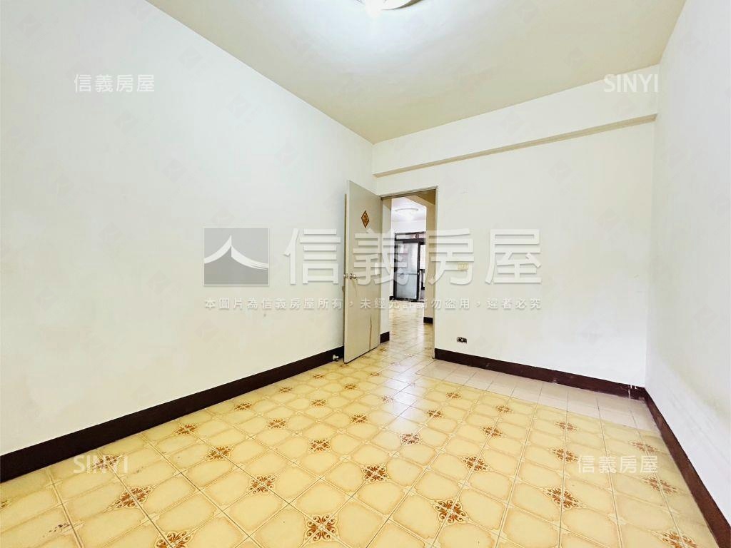 近內科稀有釋出黃金二樓房屋室內格局與周邊環境