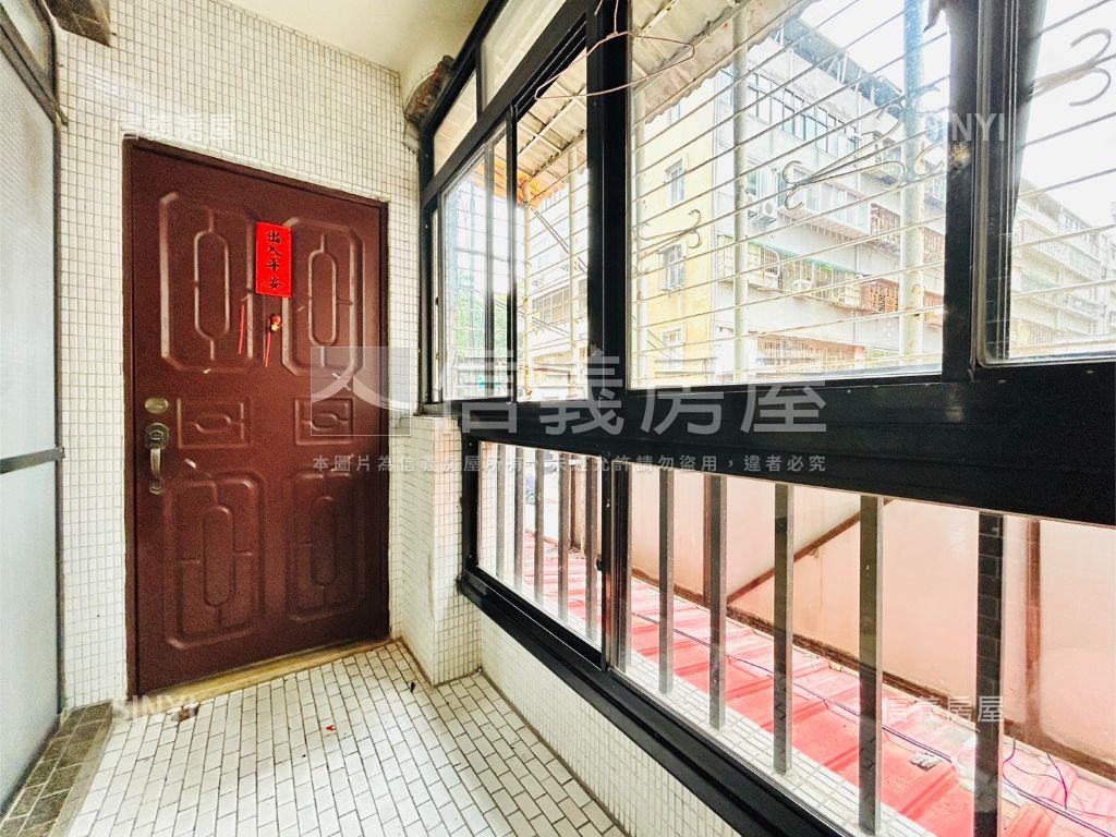 近內科稀有釋出黃金二樓房屋室內格局與周邊環境