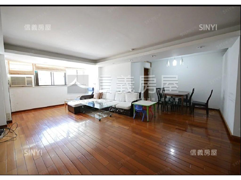 湖濱電梯美三房房屋室內格局與周邊環境