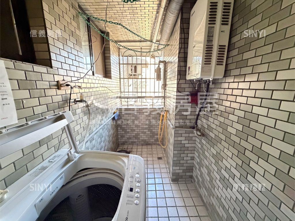 文山特區尖美小城邊間四房房屋室內格局與周邊環境