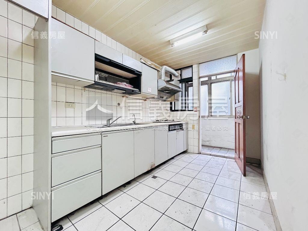 【縣府新貴】優質三房車位房屋室內格局與周邊環境