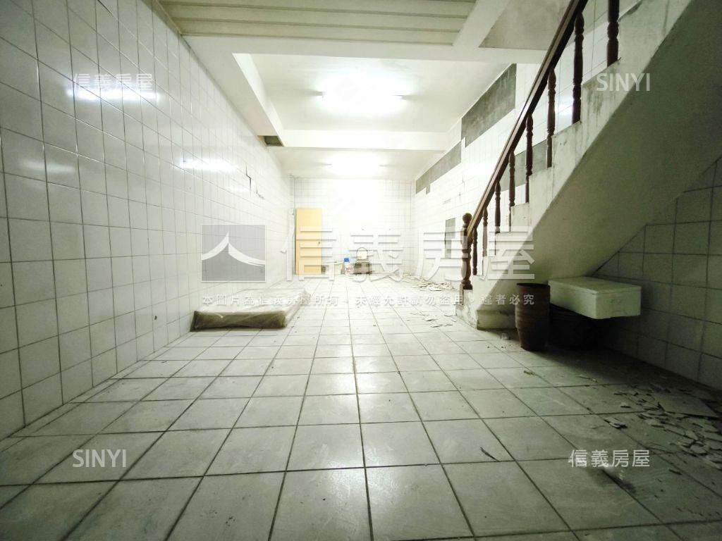 專任南勢精華區大空間透店房屋室內格局與周邊環境