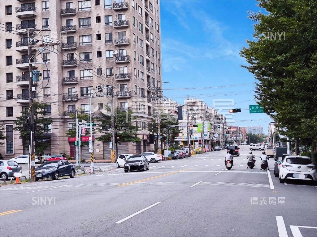 專任南勢精華區大空間透店房屋室內格局與周邊環境