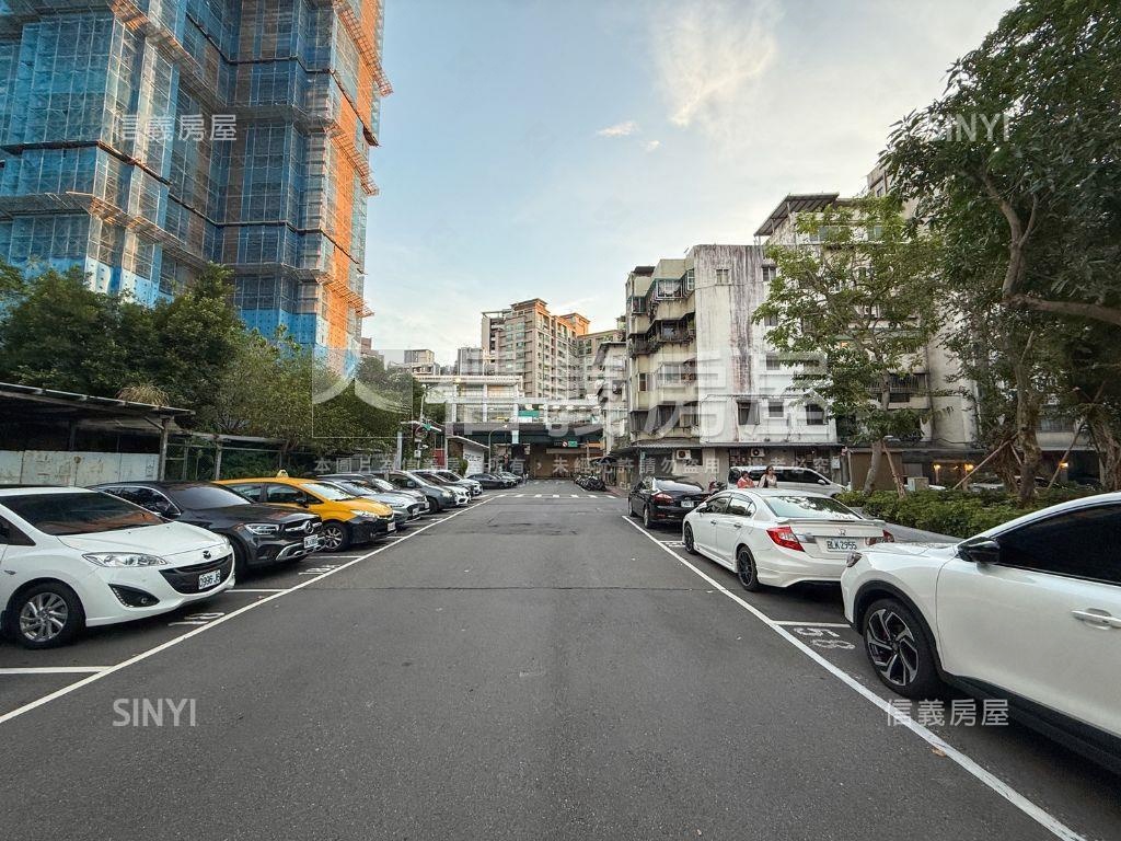 【遠企香榭】車位房屋室內格局與周邊環境