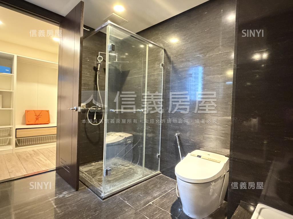 Ａ＋７鋼骨裝潢獨立雙車位房屋室內格局與周邊環境