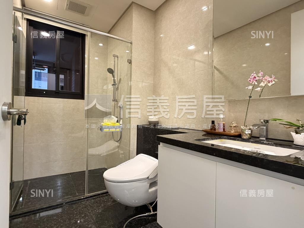 Ａ＋７鋼骨裝潢獨立雙車位房屋室內格局與周邊環境