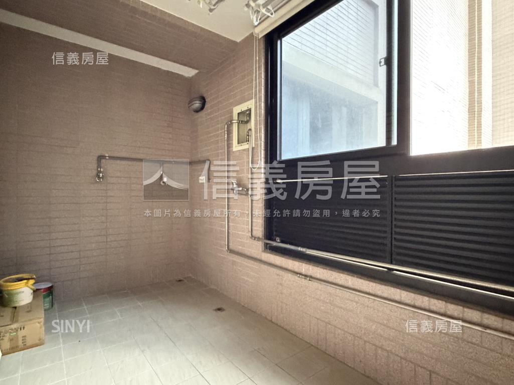 Ａ＋７鋼骨裝潢獨立雙車位房屋室內格局與周邊環境