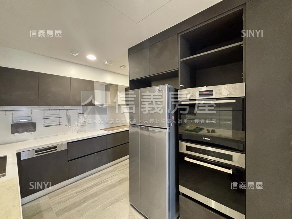 鉅虹水岸岩附裝潢三房平車房屋室內格局與周邊環境