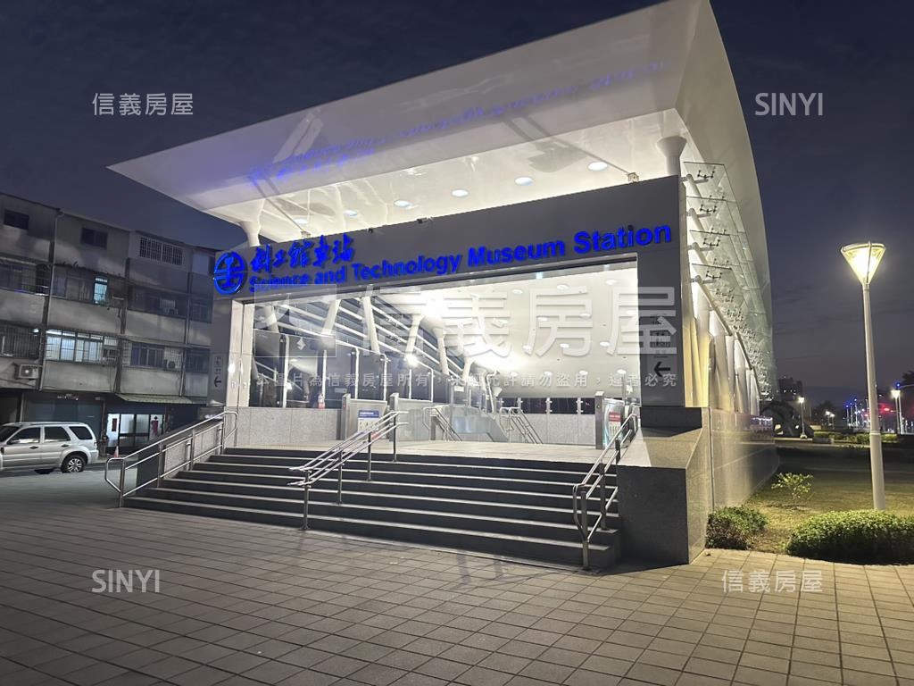 科工館綠園道有車庫透天房屋室內格局與周邊環境