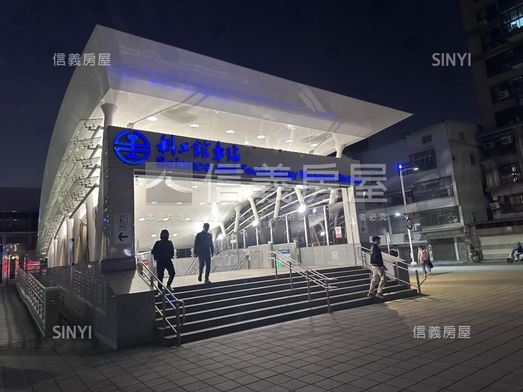 科工館綠園道有車庫透天房屋室內格局與周邊環境