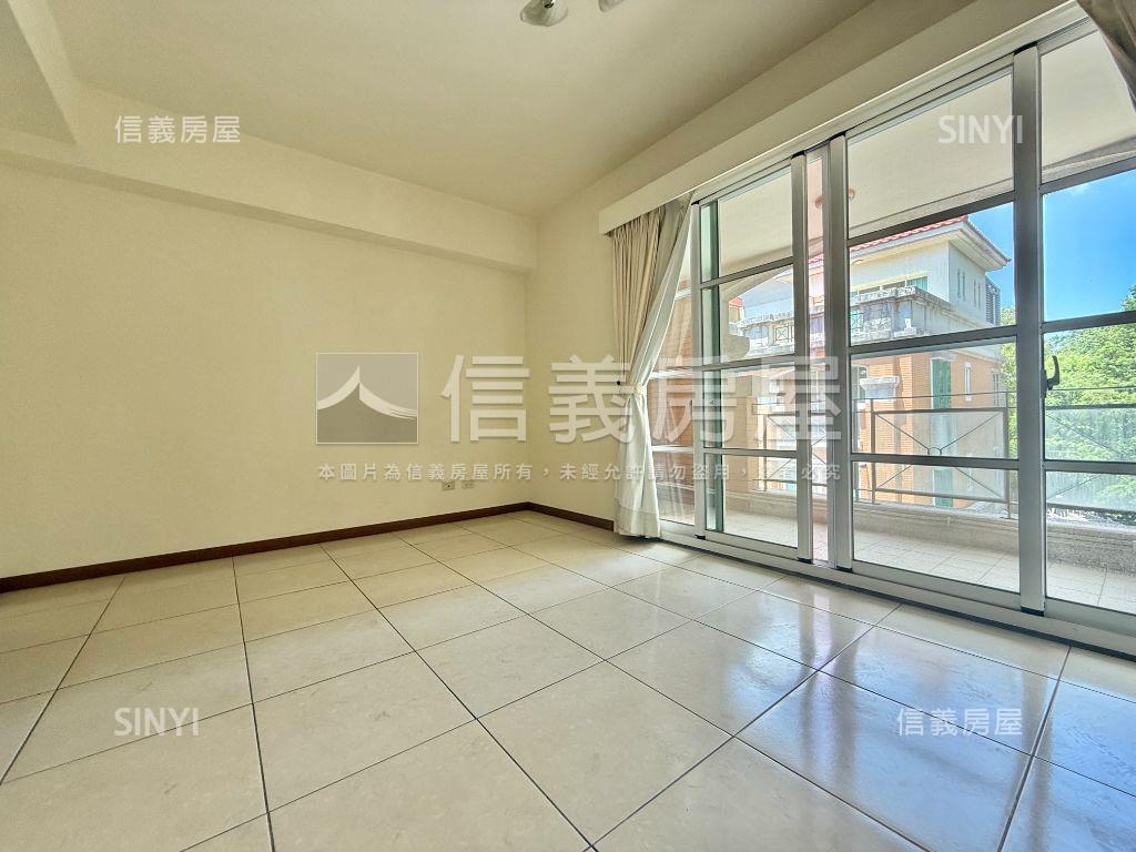水湳多芬莊園前後臨路別墅房屋室內格局與周邊環境