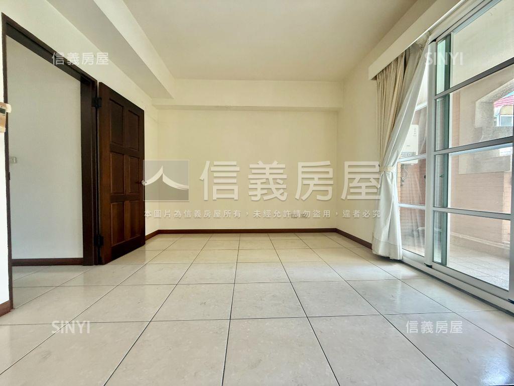 水湳多芬莊園前後臨路別墅房屋室內格局與周邊環境