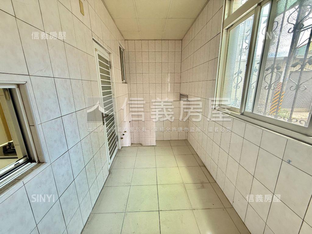 水湳多芬莊園前後臨路別墅房屋室內格局與周邊環境