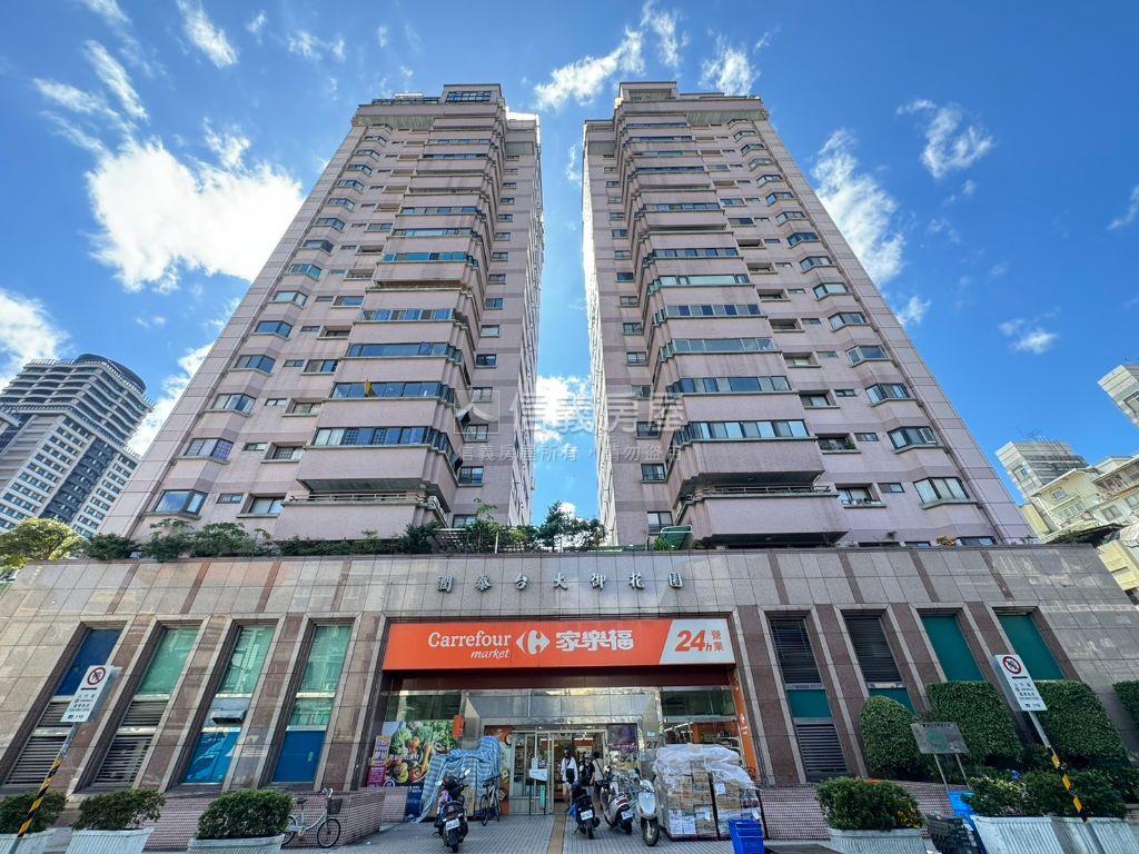 稀有台大御花園４房車位房屋室內格局與周邊環境