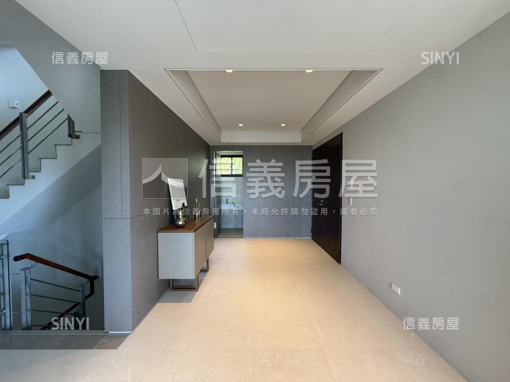 陽明山群山景觀別墅房屋室內格局與周邊環境