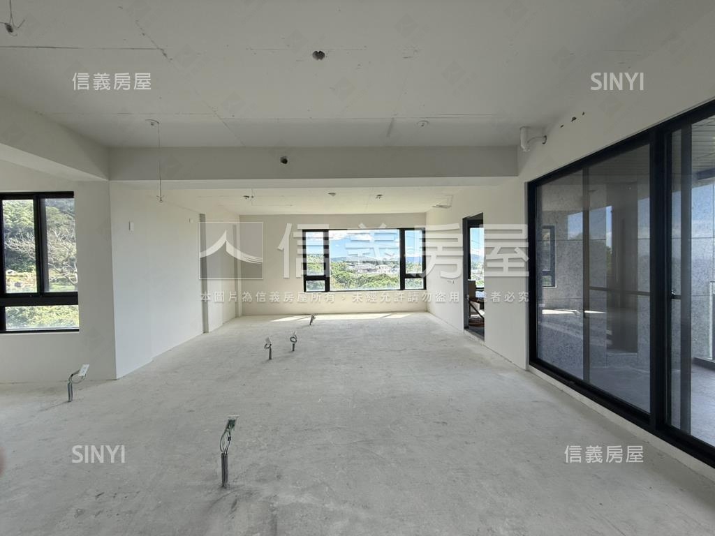 陽明山群山景觀別墅房屋室內格局與周邊環境