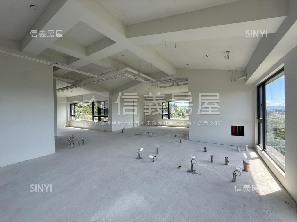 陽明山群山景觀別墅房屋室內格局與周邊環境