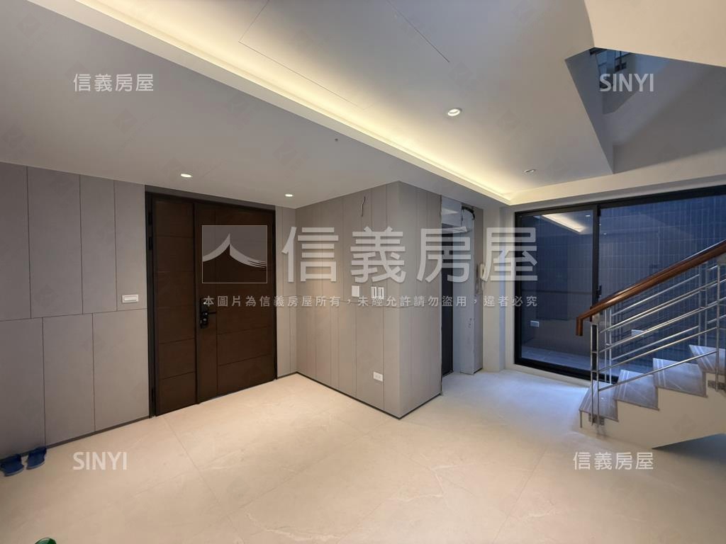 陽明山群山景觀別墅房屋室內格局與周邊環境