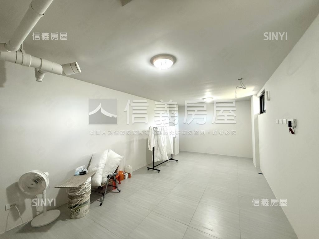 陽明山群山景觀別墅房屋室內格局與周邊環境