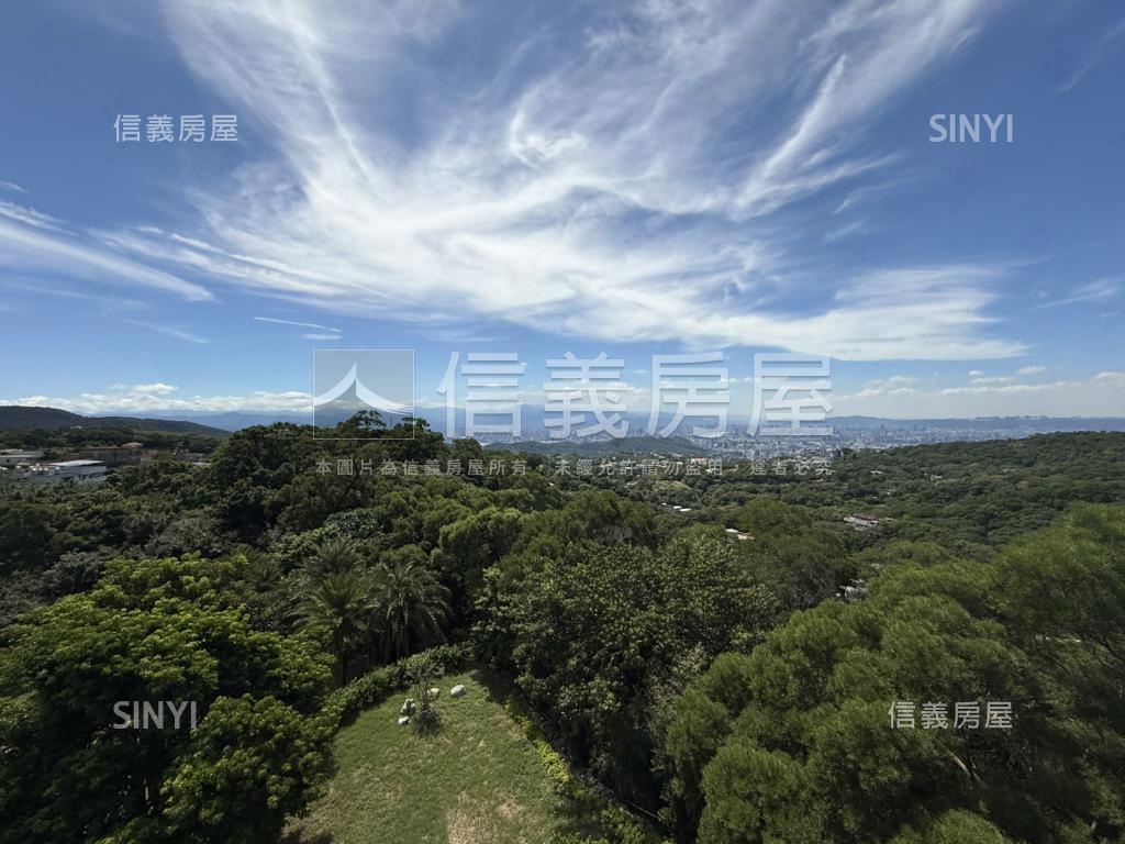 陽明山群山景觀別墅房屋室內格局與周邊環境